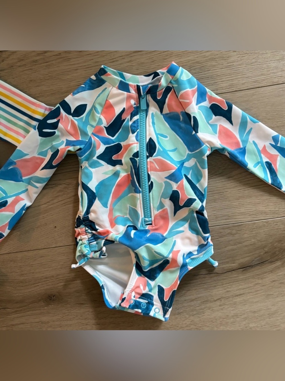 Old Navy baby girl long sleeve rash guard bathing suit 6-12 months
